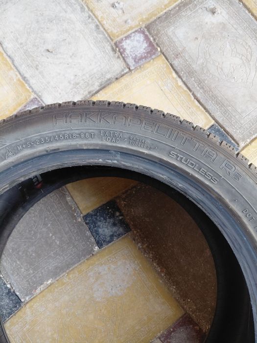 Продам зимний шины липучки NOKIAN