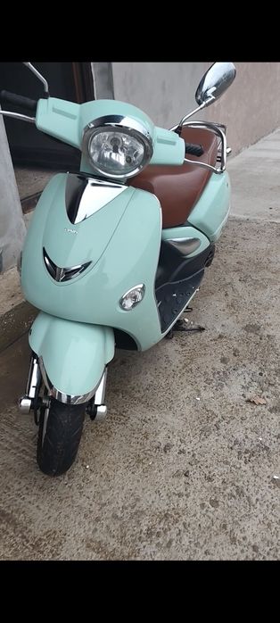 Scooter 50 ccm Tauris 3300 km (60 km/h)