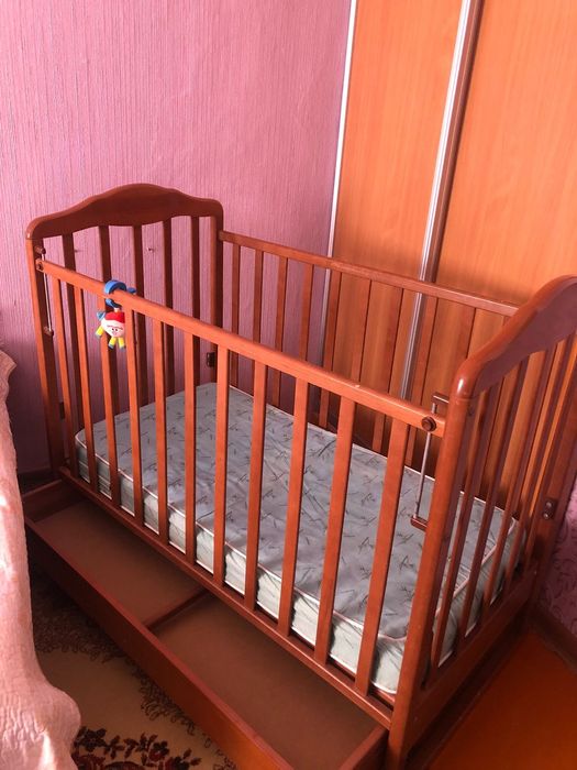 Детская деревянная кровать
