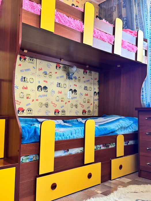 Двухярусная кровать