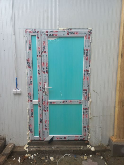 Пластиковых окна и двери