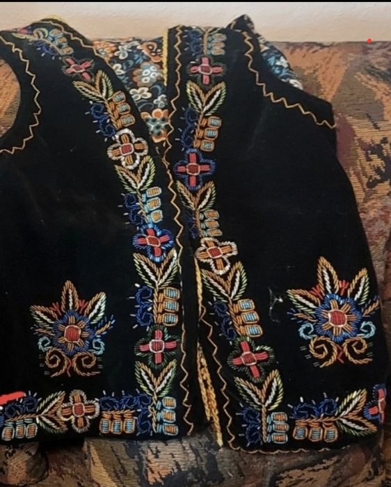Vestă /bundă / laibăr traditional, cusut manual margele