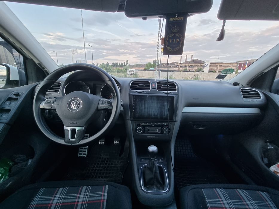 Volkswagen Golf 6 1.2 TSI 105 cp TEAM 6 trepte benzina