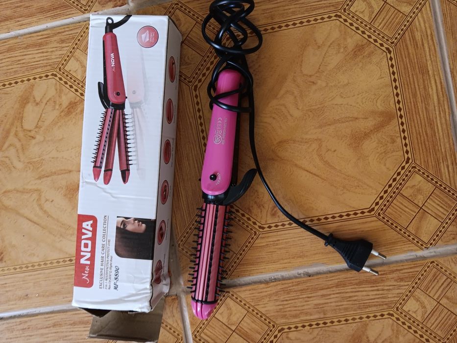 Placa pentru întins parul și dacă vrei are de încrețit!