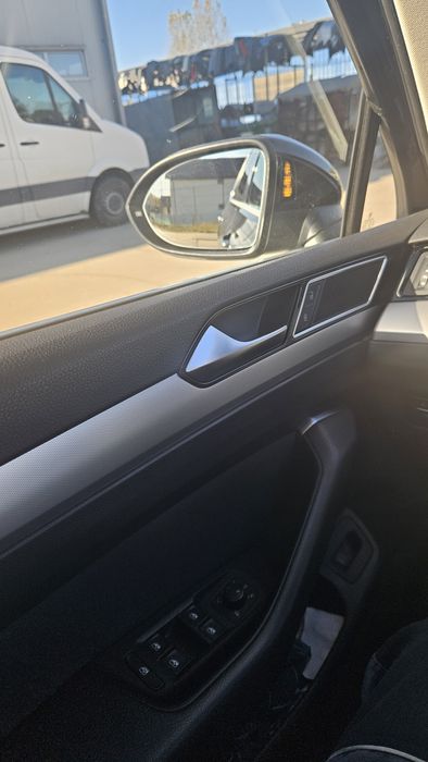 Vând Volkswagen Passat