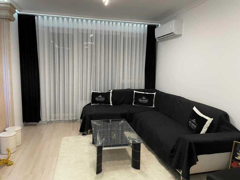 Дава се под наем Тристаен апартамент в Бургас, Изгрев - 124 кв.м за 997.05 € - Снимка #1
