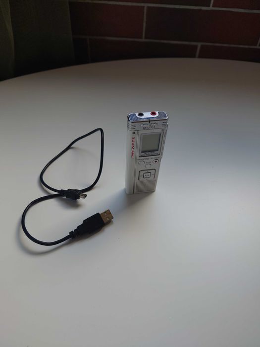 Дигитален диктофон Panasonic RR-US551 – Стерео запис и Zoom Mic