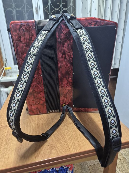 Продаётся баян weltmeister grandina