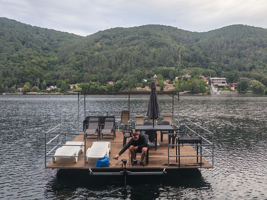 Închiriez ponton+caiac. 600-1000 Ron