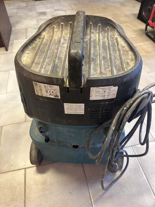 Прахосмукачка Makita 447L