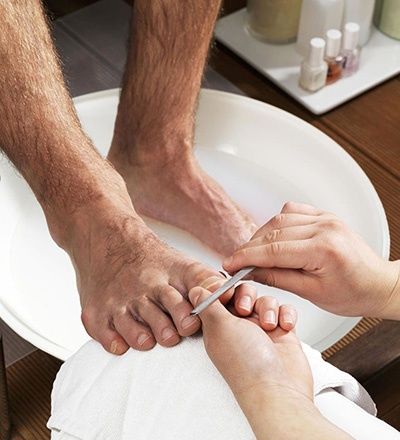 Мужской и женский педикюр маникюр
