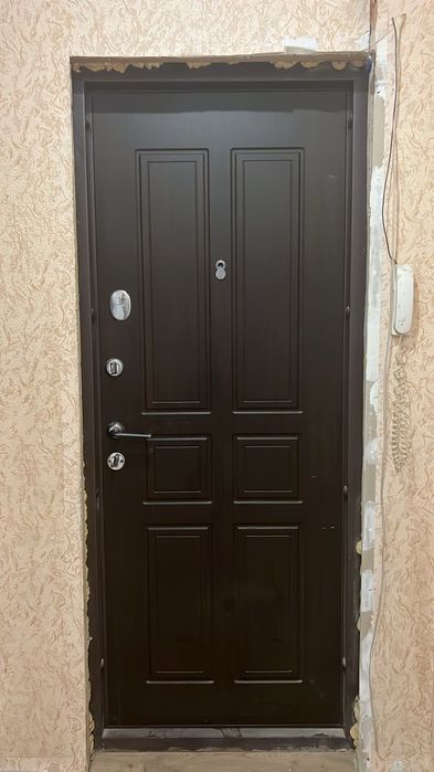 Буу темир есик бар