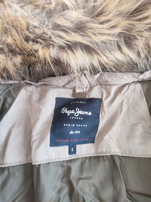 Зимно яке с качулка Pepe jeans