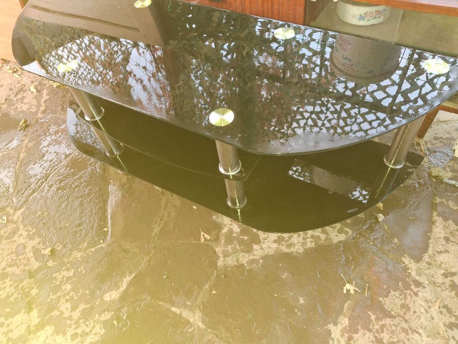 Продам тумбу под телевизор