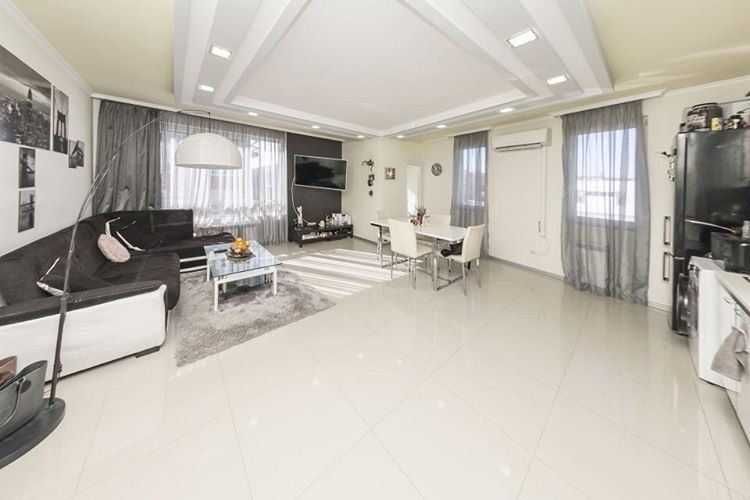 Дава се под наем Двустаен апартамент в София, Кръстова вада - 72 кв.м за 450 € - Снимка #1