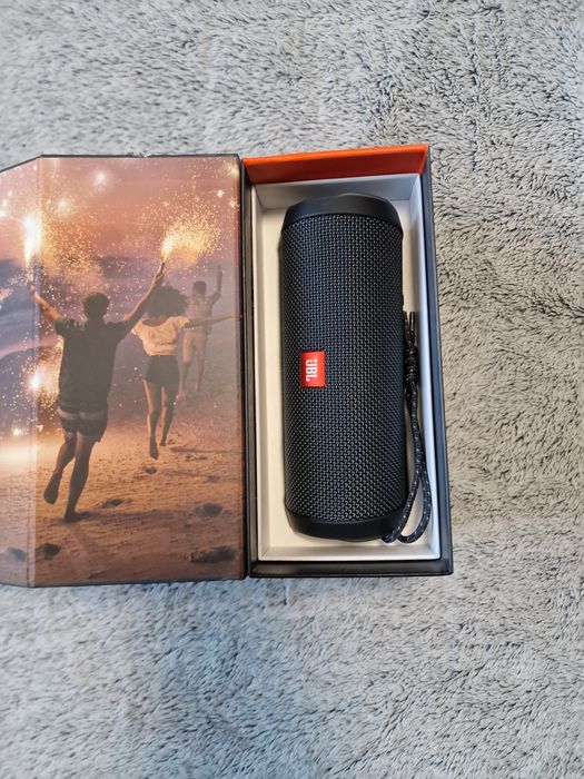 Vând boxa jbl esential2