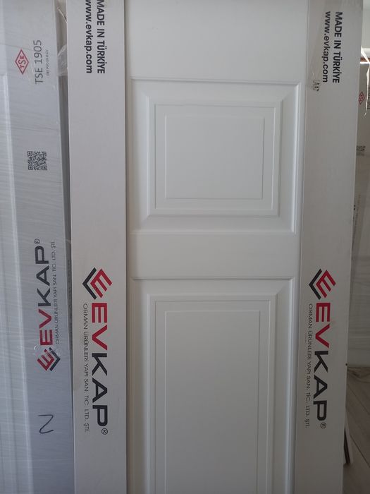 Продавам  вътрешни интериорни Врати ,  София , Велико Търново от160 ев