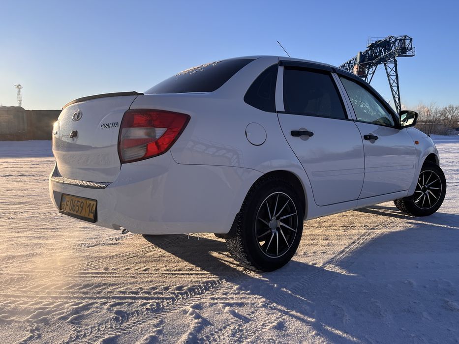 Продам Гранту 2015 года