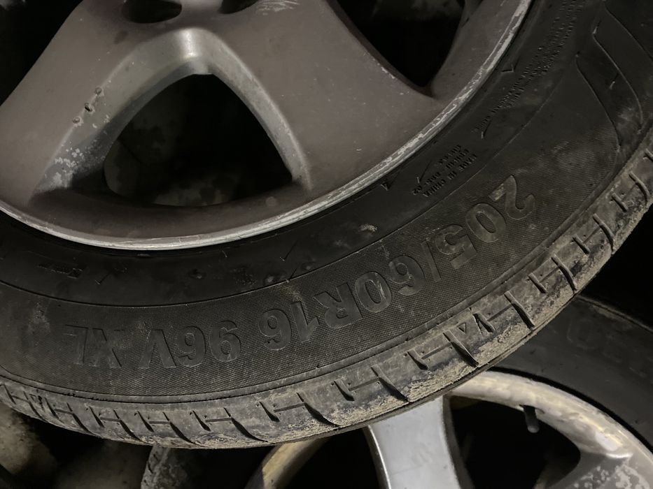 Диски с покрышками на камри 30/35————————-