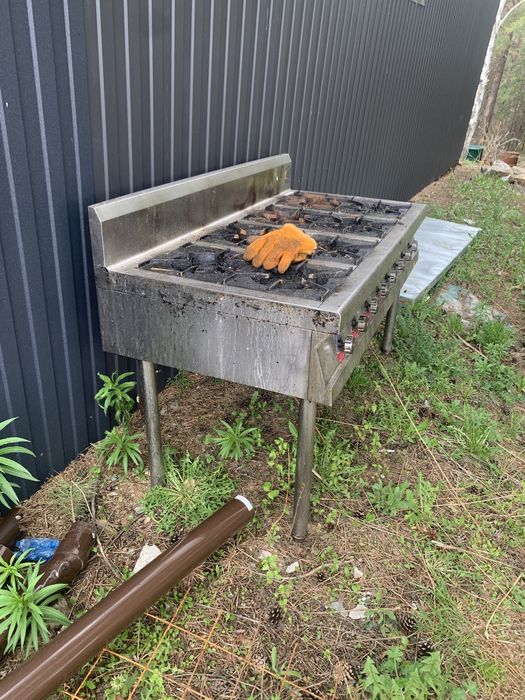 Продам газовую плиту