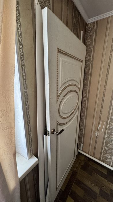 Продам межкомнатную дверь