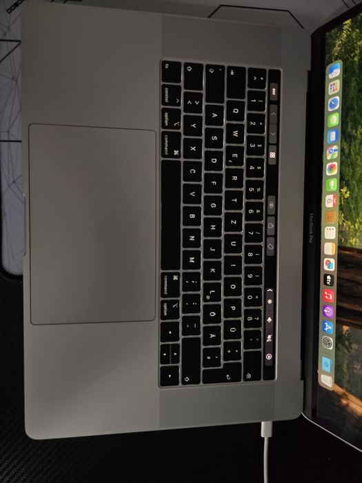 MacBook Pro 2018 in stare perfecta!