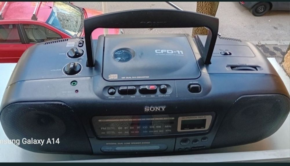 Antistress Aiwa, CA W 500-H, radio, cd player, intrare auxiliar
