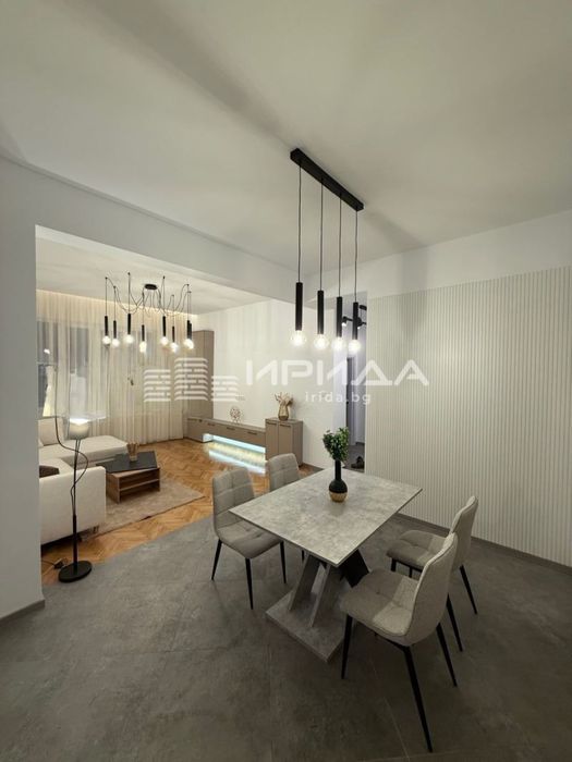 Ремонтиран тристаен апартамент до пл. Руски паметник