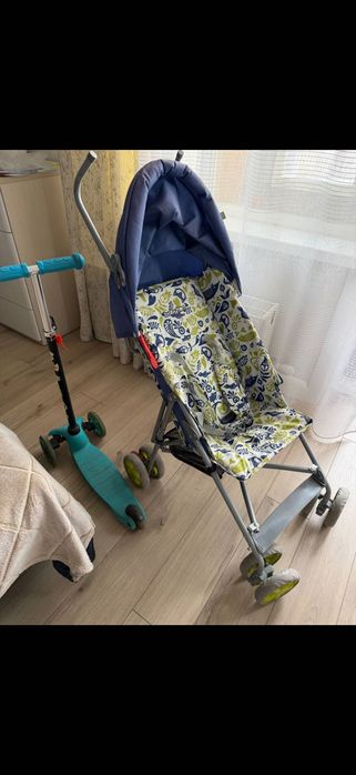 Две коляски целые