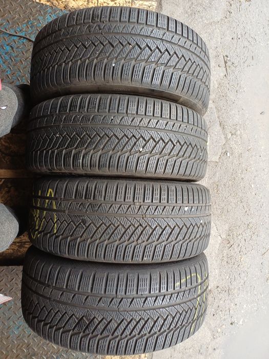 Vand 4 anvelope de iarna 235 45 r18 CONTINENTAL aproape noi