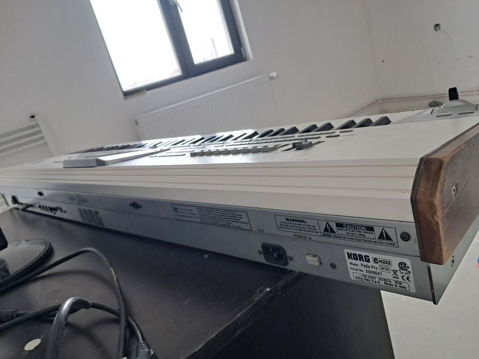 Vând korg pa2 xpro