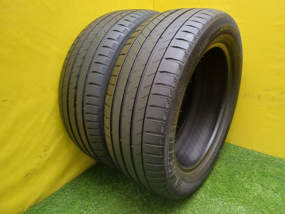 Шины 235/55 R19 Michelin пара.