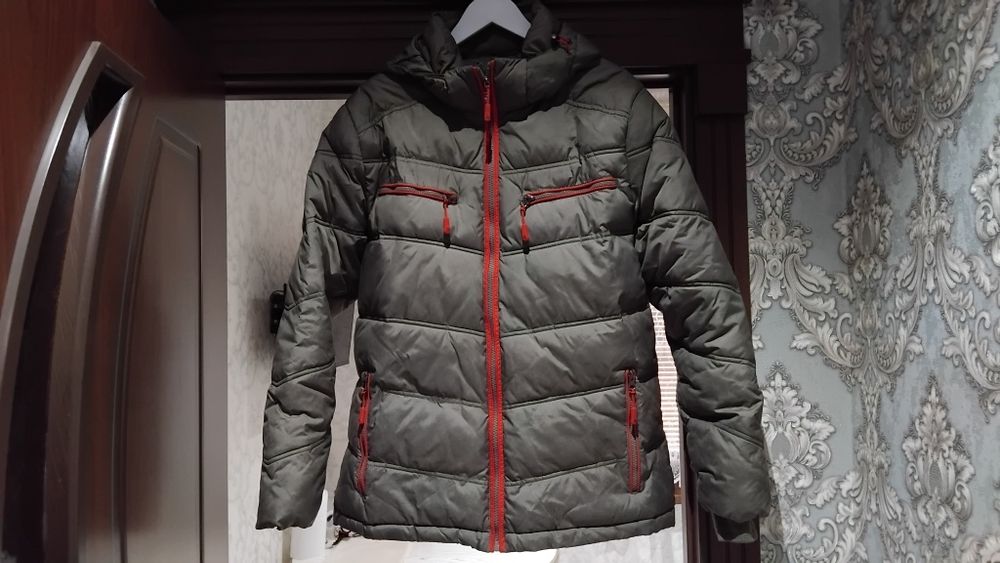 Пуховик тёплый плотный
