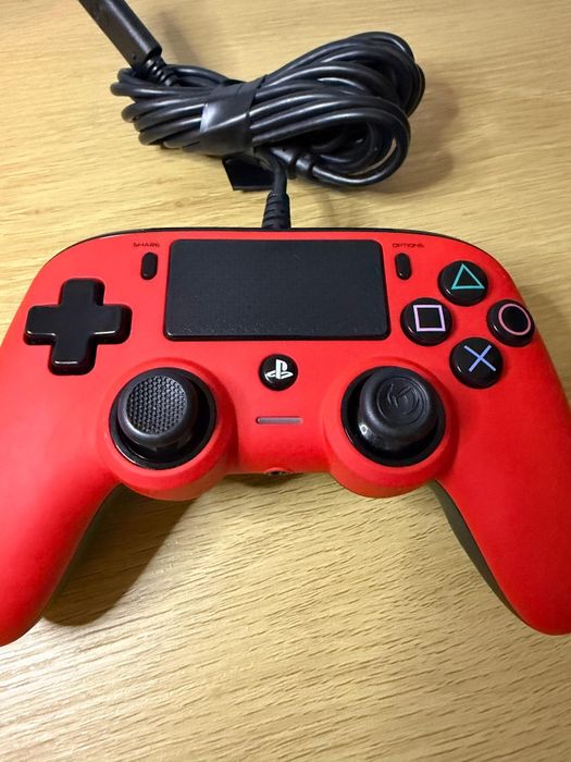 Controller Nacon Wired Compact PS4 / PC (Licențiat Oficial)