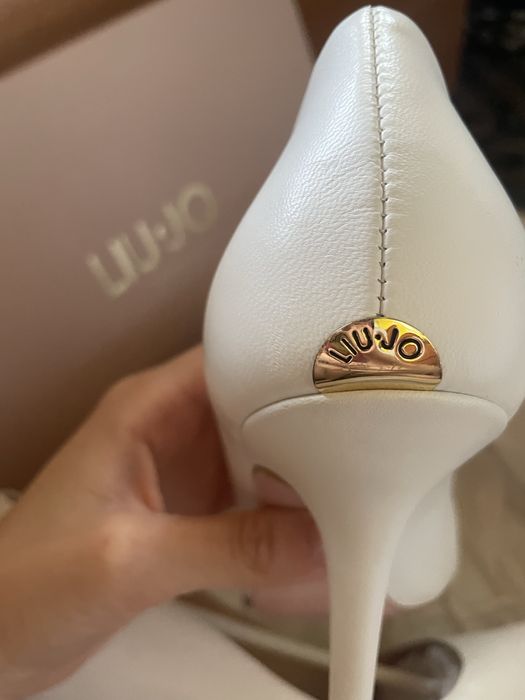 Обувки на висок ток Lui Jo