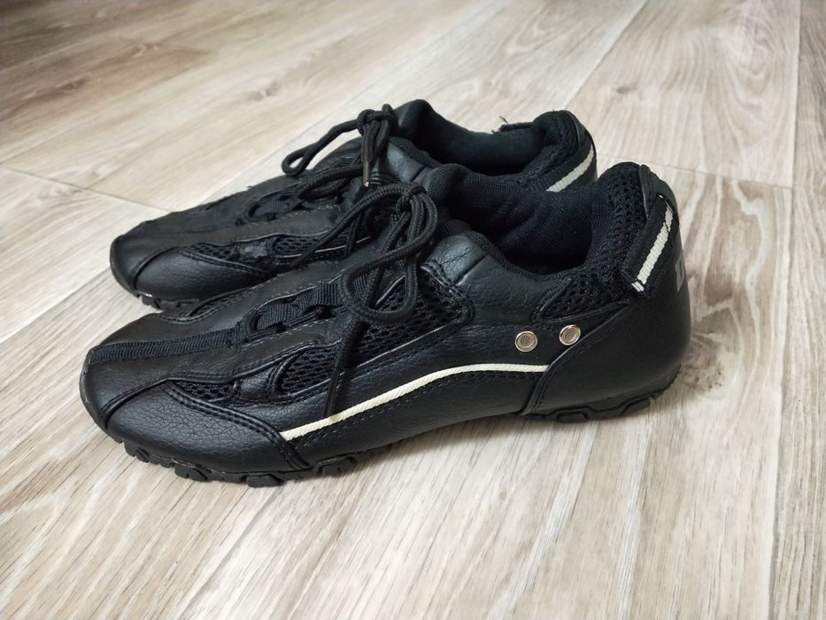 Стильные мужские кроссовки