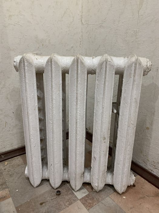 Продам чугунные батареи отопления