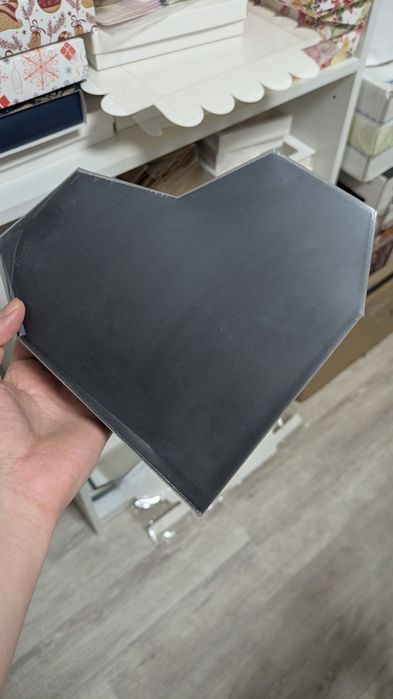 Продам коробки для конфет или клубники