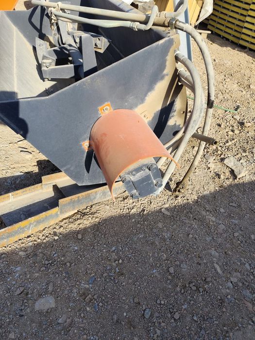 Продам бетономешалку на погрузчик .