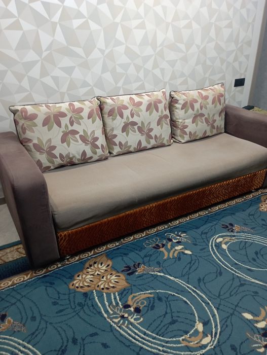 Срочно продам диван - кровать.