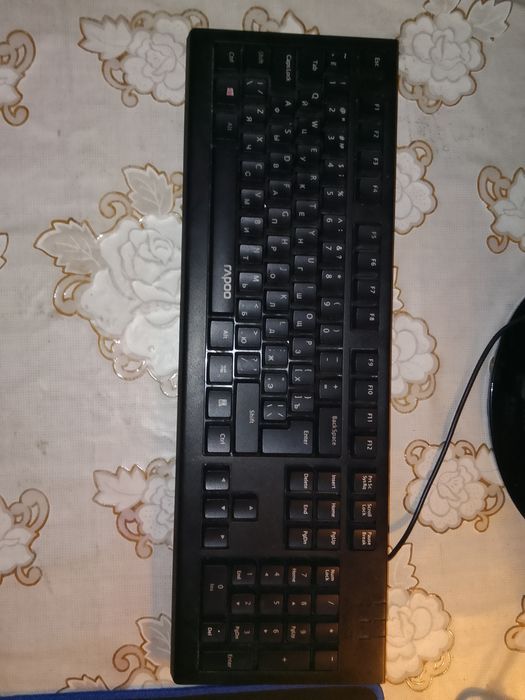 Продаются Монитор клавиатура мышь