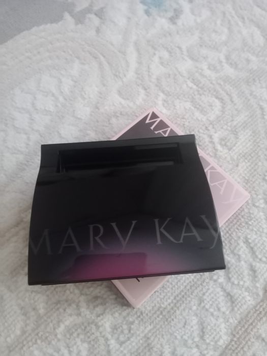 Продам футляр от компании Mary  kay