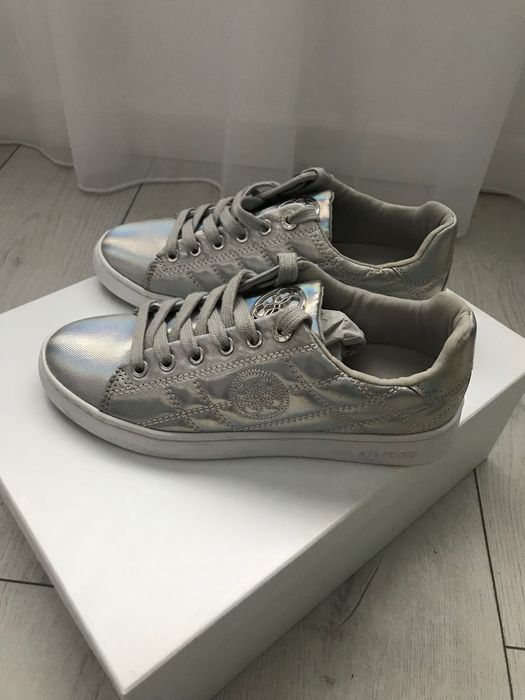 Tenisi Guess marimea 37