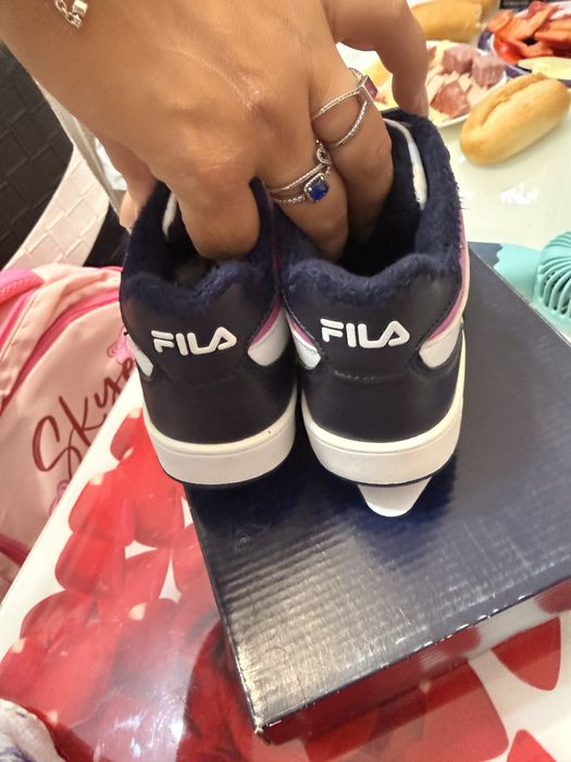 Adidasi sport fetita