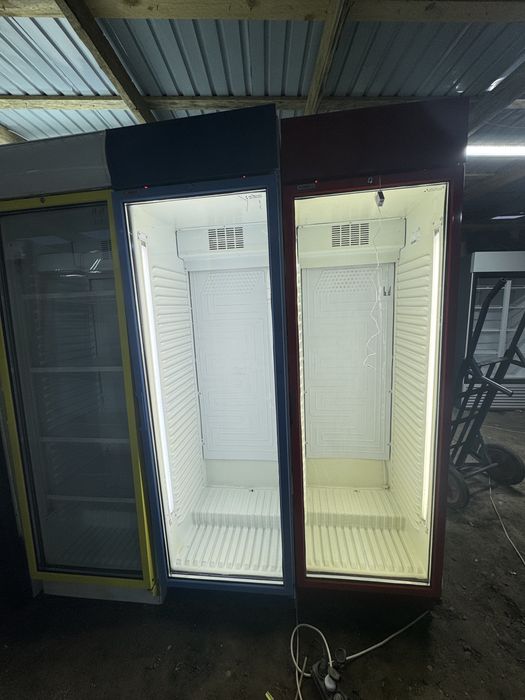 Продам витрины холодильник