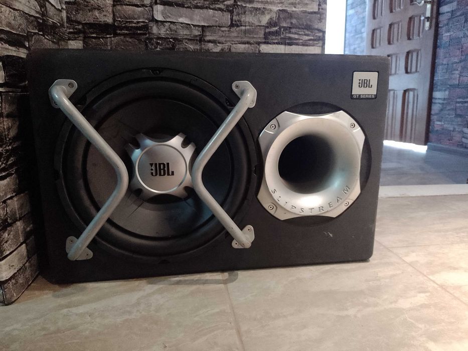 Cînd subwufer jbl gt-basspro12 în stare excelentă