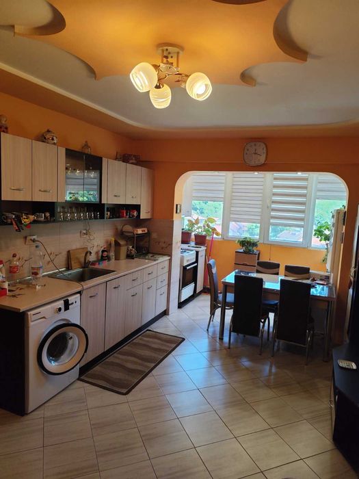 Продава се Тристаен апартамент в Тетевен - 65 кв.м за 627 €/кв.м - Снимка #1