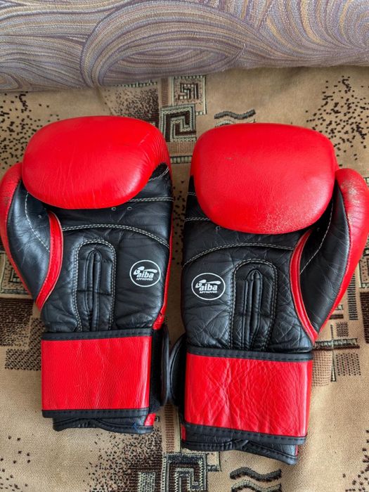 Боксёрские перчатки
