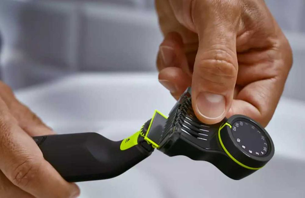 Тример Philips OneBlade Pro QP6551, за брада и тяло