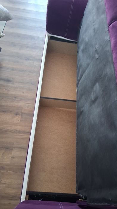 Продавам холова гарнитура (3-местен диван + 2 фотьойла). Употребявана,